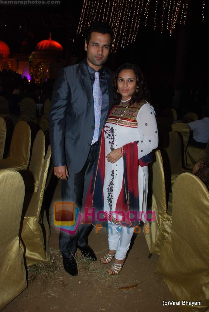 Rohit Roy, Mansi Roy at Dhoot's son's wedding in Turf Club on 15th Feb 2010 