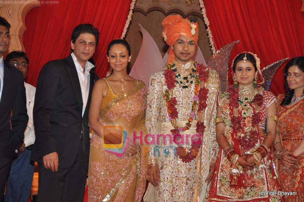 Shahrukh Khan, Gauri Khan at Saurabh Dhoot and Radhika Singal's wedding in Turf Club on 16th Feb 2010 
