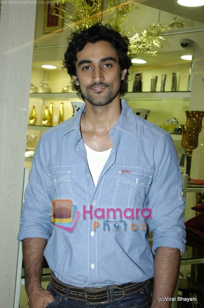 Kunal Kapoor at Tresorie store launch in Oberoi Mall on 17th Feb 2010 