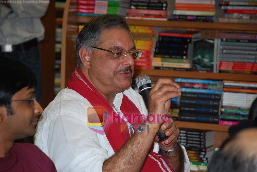 Siddharth Kak at the launch of Kishwar Desai's book Witness The Night in Landmark, Andheri on 19th Feb 2010 