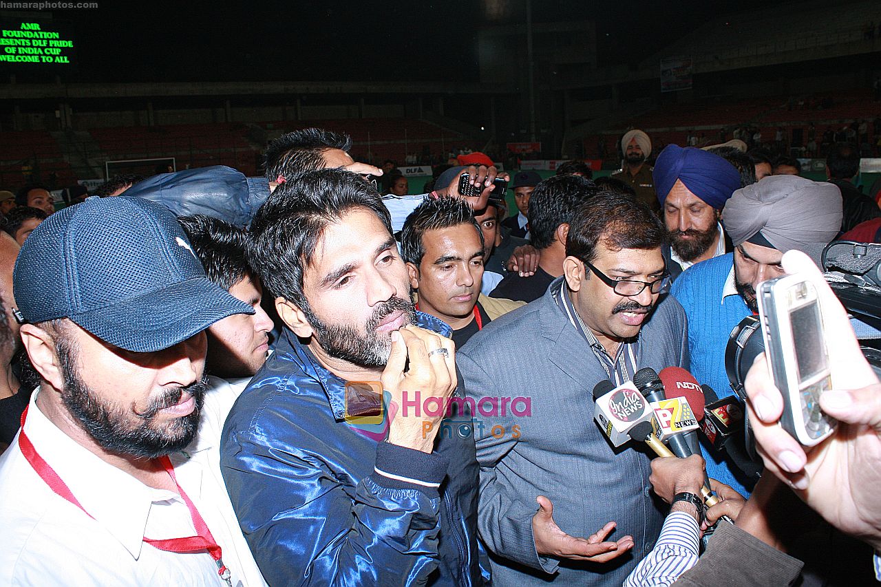 sunil shetty, A Mahesh Reddy at AMR Foundation charity event in Chandigarh on 20th Feb 2010