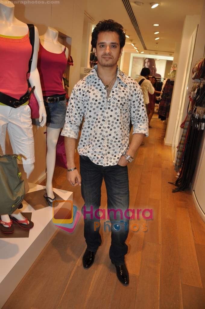 Raghav Sachar at Esprit strore new collection launch in Bandra on 26th Feb 2010