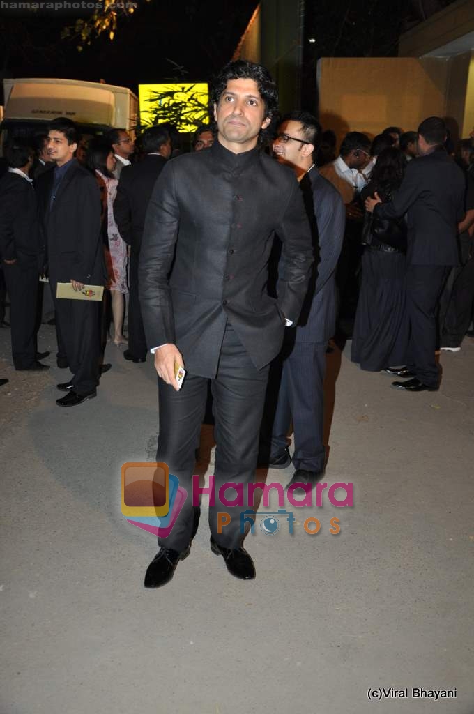 Farhan Akhtar at Filmfare Awards red carpet on 27th Feb 2010 