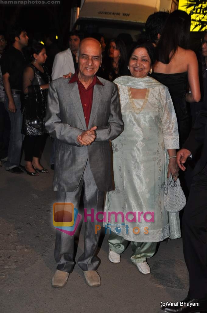 at Filmfare Awards red carpet on 27th Feb 2010 