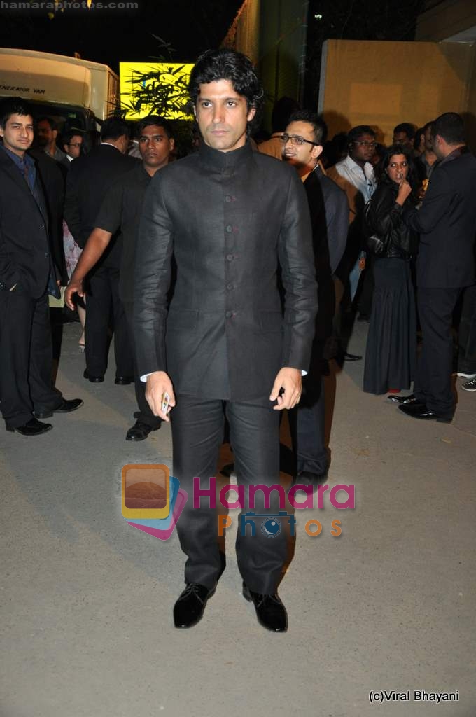 Farhan Akhtar at Filmfare Awards red carpet on 27th Feb 2010 