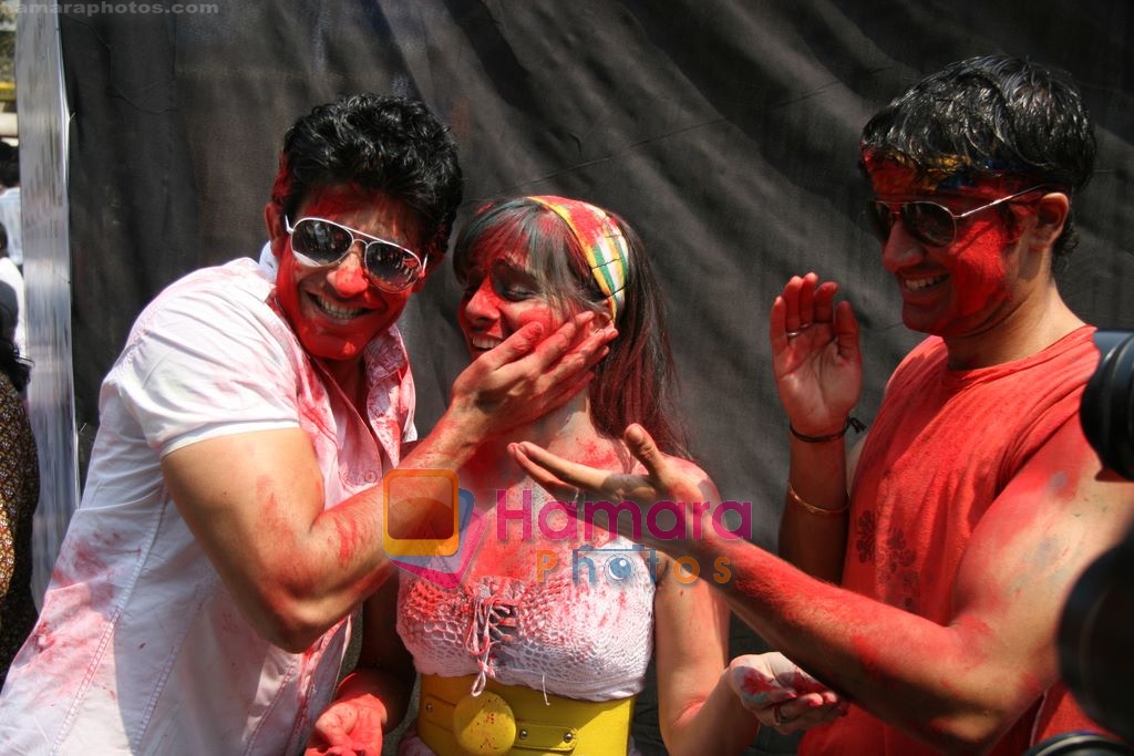 Tina and Hussain at Zoom Holi in Andheri, Mumbai on 1st March 2010 