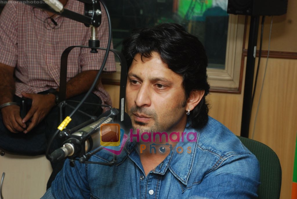 Arshad Warsi promote hum tum aur Ghost on Radiocity in Mumbai on 3rd March 2010 