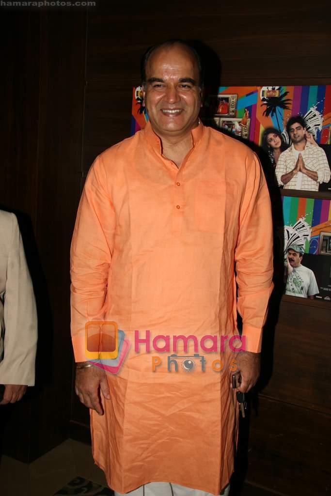 Surendra Pal at Idiot Box Press Meet in Hotel Sun N Sand on 3rd March 2010 