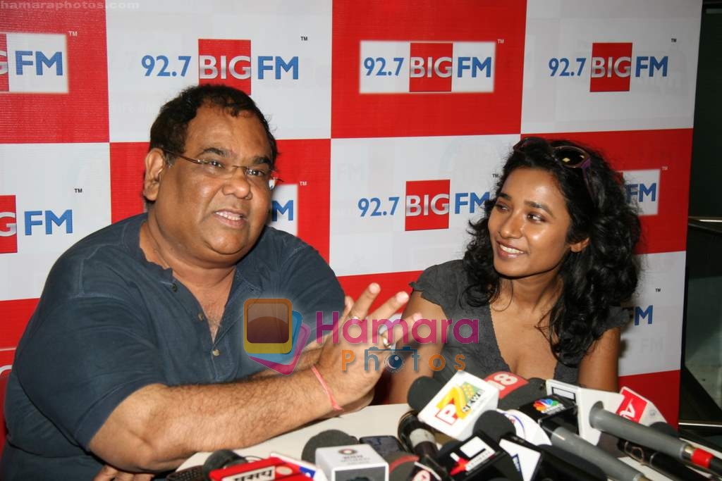 Tannishtha Chatterjee, Satish Kaushik at Big FM studios in Andheri on 3rd March 2010 