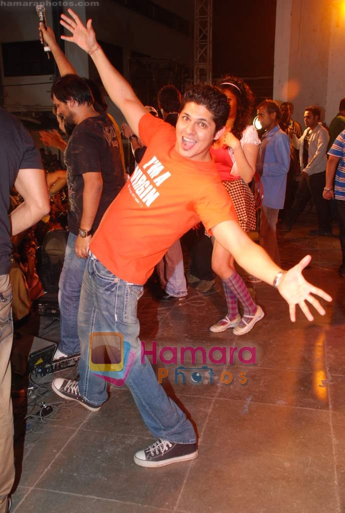 Vishal Malhotra at Jaane Kahan Se Aayi Hai star cast at Euphoria College fest in NM College, Juhu on 4th March 2010 