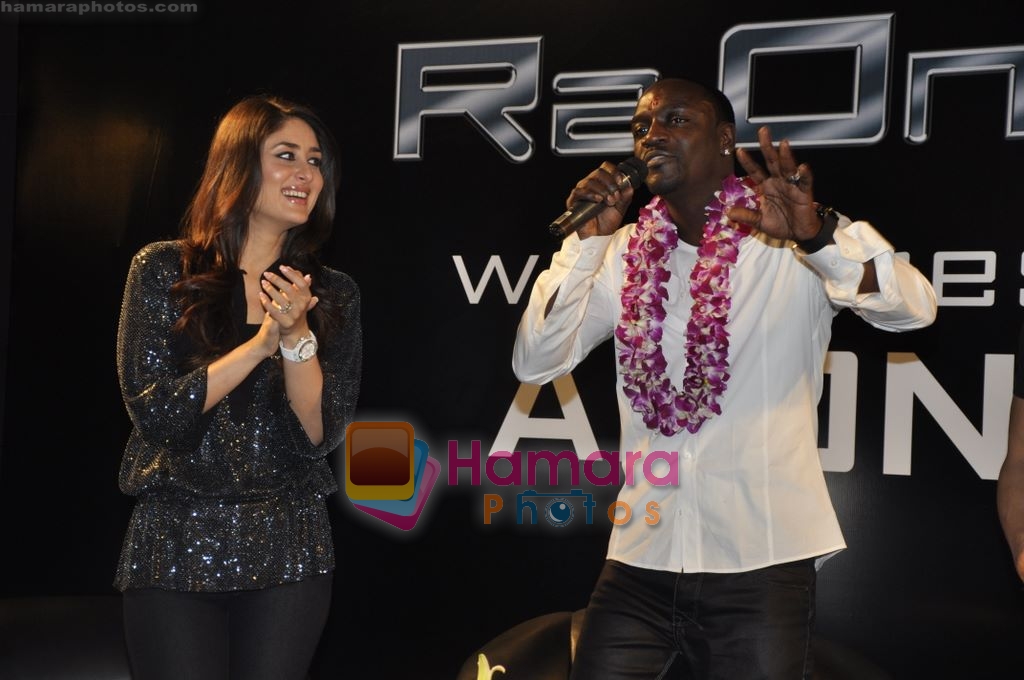 Akon, Kareena Kapoor at Ra.One media meet in SaharaStar, Mumbai on 9th March 2010 