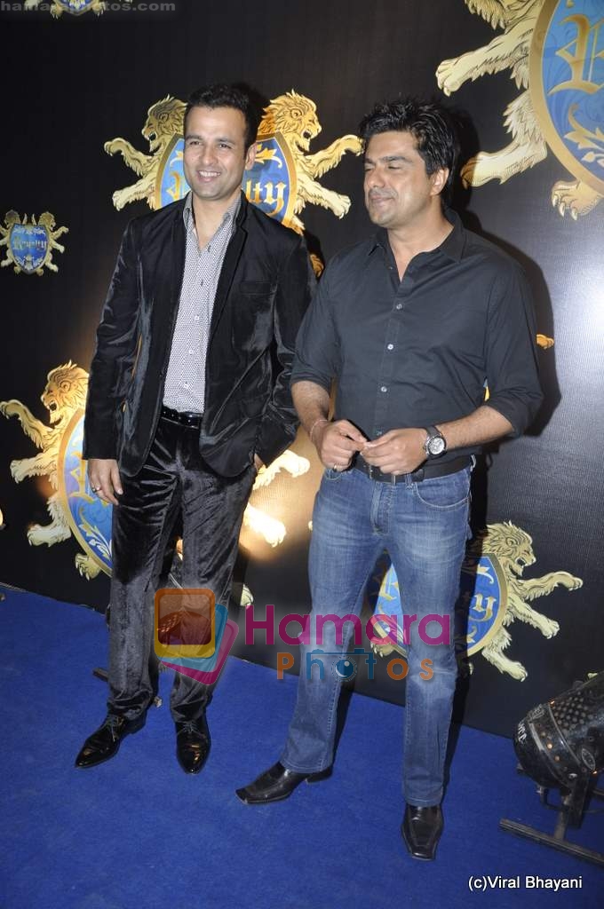 Rohit Roy at Shilpa Shetty's Royalty restaurant opening in Bandra on 13th March 2010 