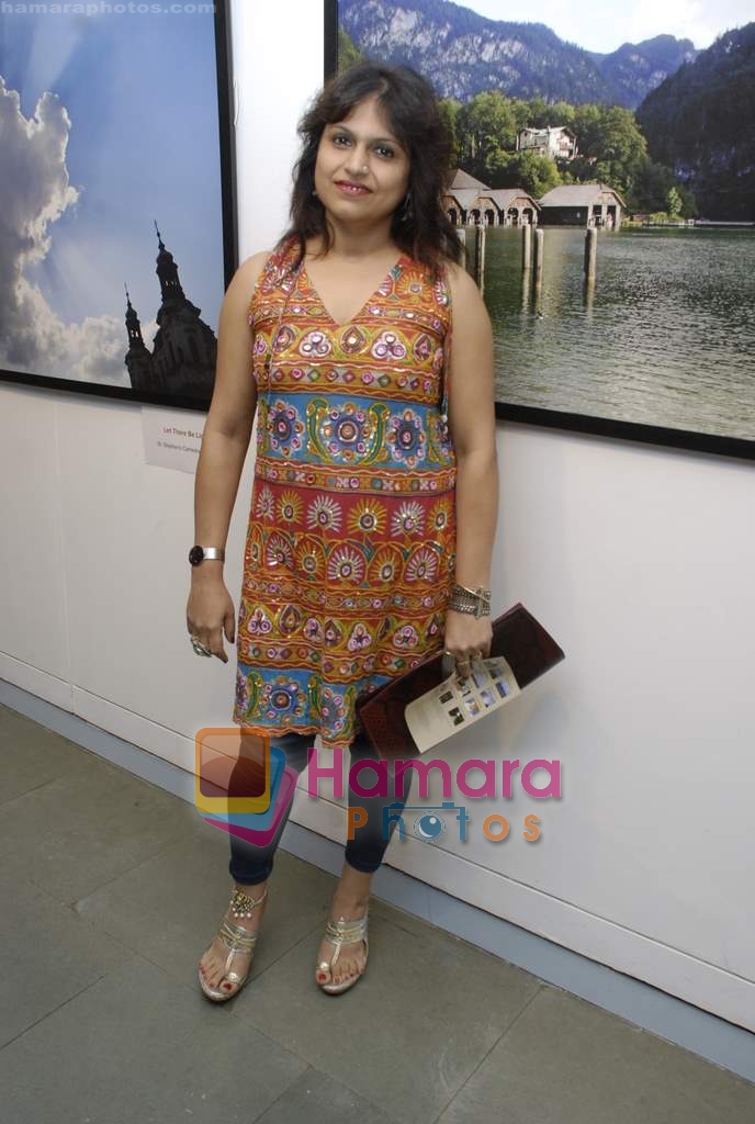 Ananya Banerjee at Dr Batra art exhibition in NCPA on 17th March 2010 