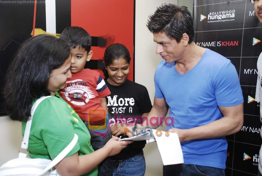 Shahrukh Khan at Reebok and bollywoodhungama.com meets the My Name Is Khan online contest winners in Mannat on 23rd March 2010 