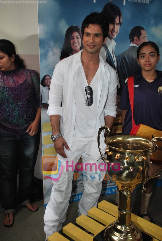 Shahid Kapoor on location of film Pathshala in Bhavans College on 27th March 2010 