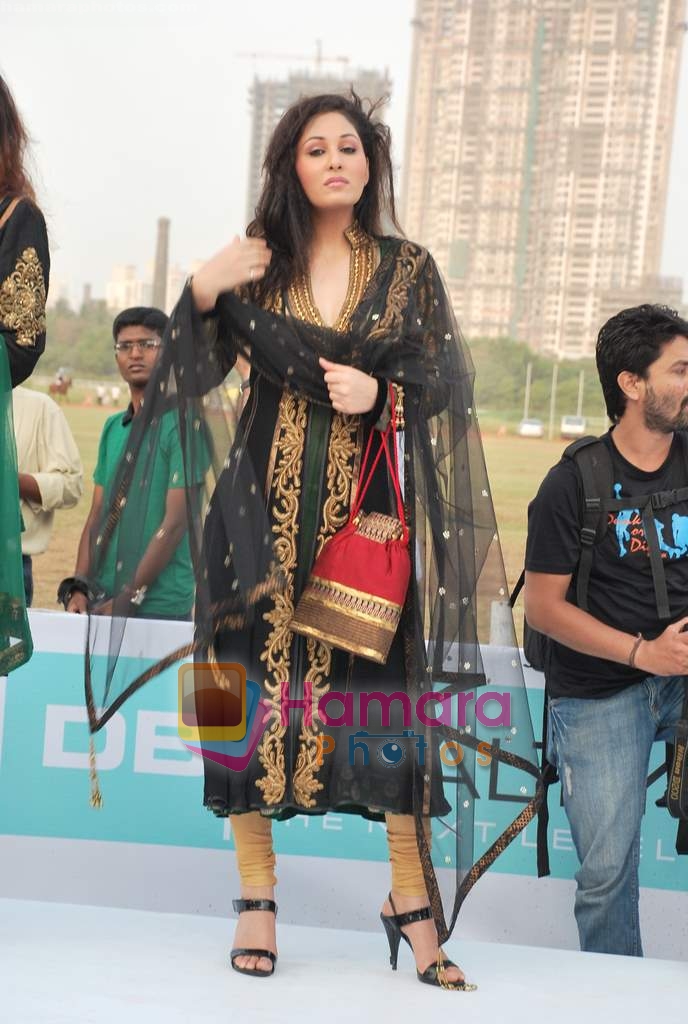 Pooja Chopra at D B Realty Southern Command Polo Cup Match in Mahalaxmi Race Coarse on 27th March 2010 
