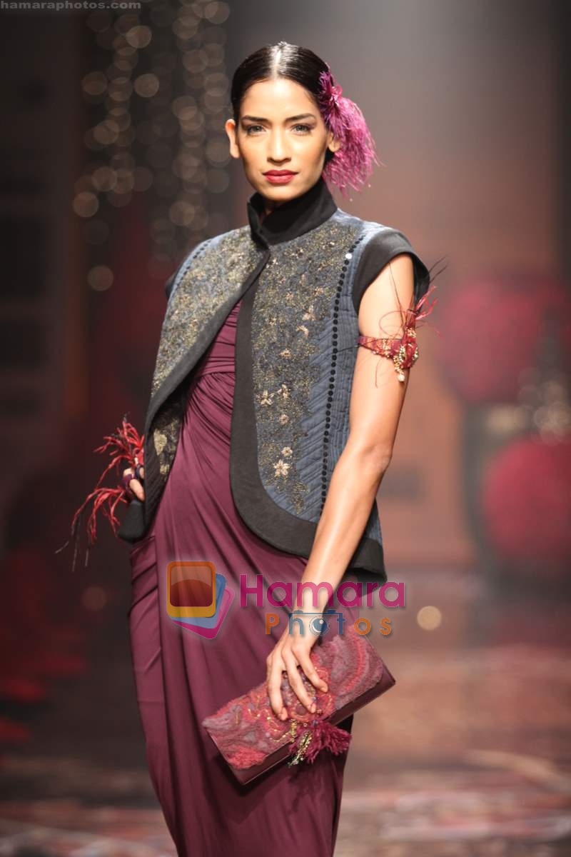 Model walk the ramp for Tarun Tahilliani Show at Wills India Fashion Week 2010 Day 1 on 25th March 2010 