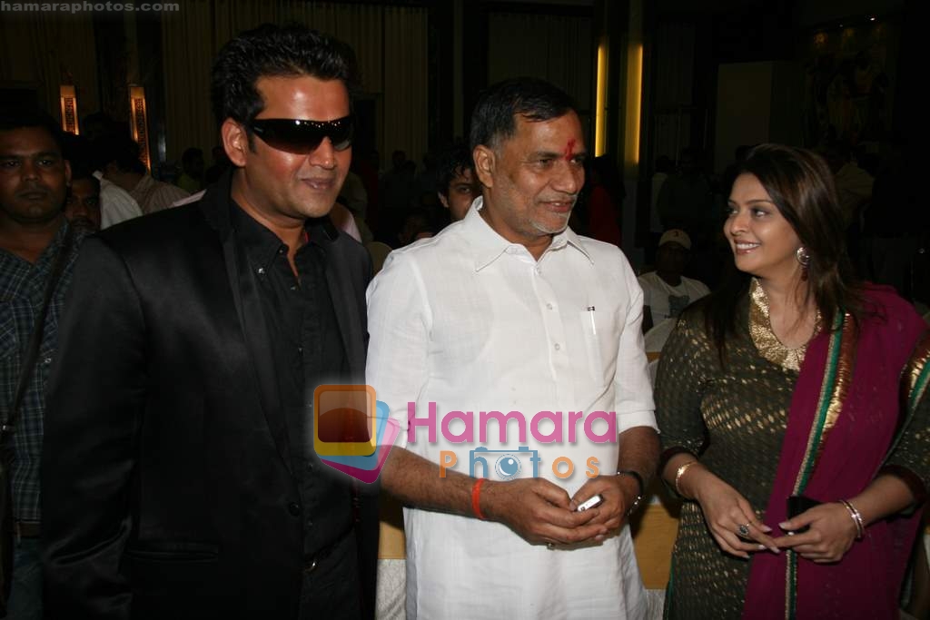 Ravi Kishan, Nagma at Bhojpuri remake of film Don in Powai on 7th April 2010 