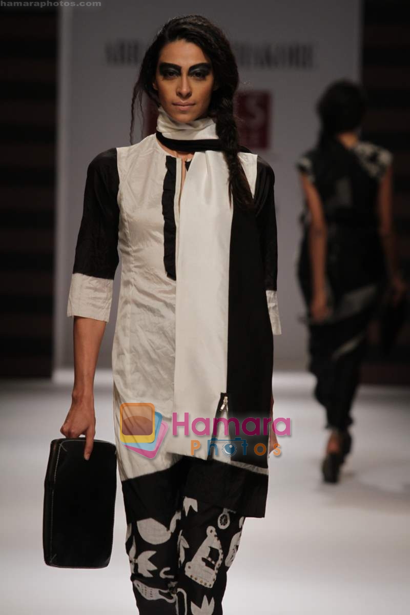 Model walk the ramp for Abraham and Thakore Show at Wills India Fashion Week 2010 Day 3 on 27th March 2010