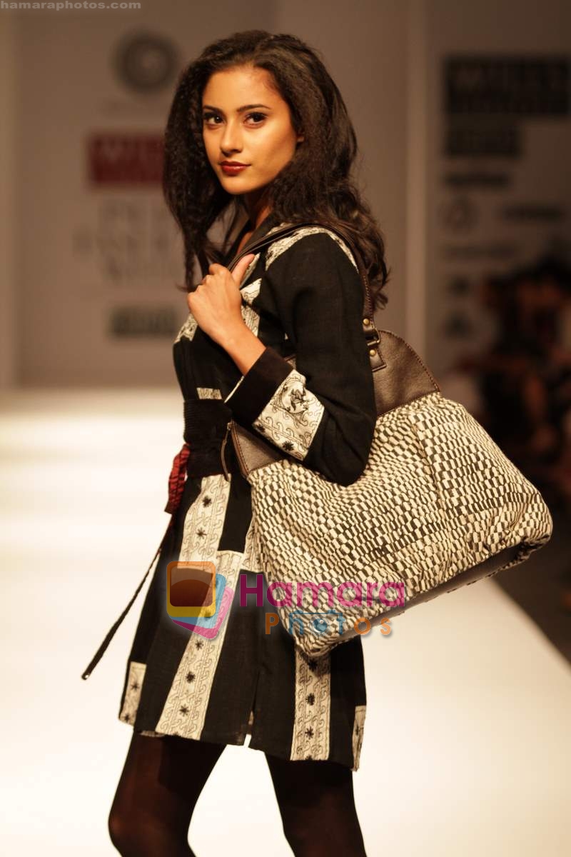 Model walk the ramp for Sanskar By Sonam Dubal Show at Wills India Fashion Week 2010 Day 3 on 27th March 2010 