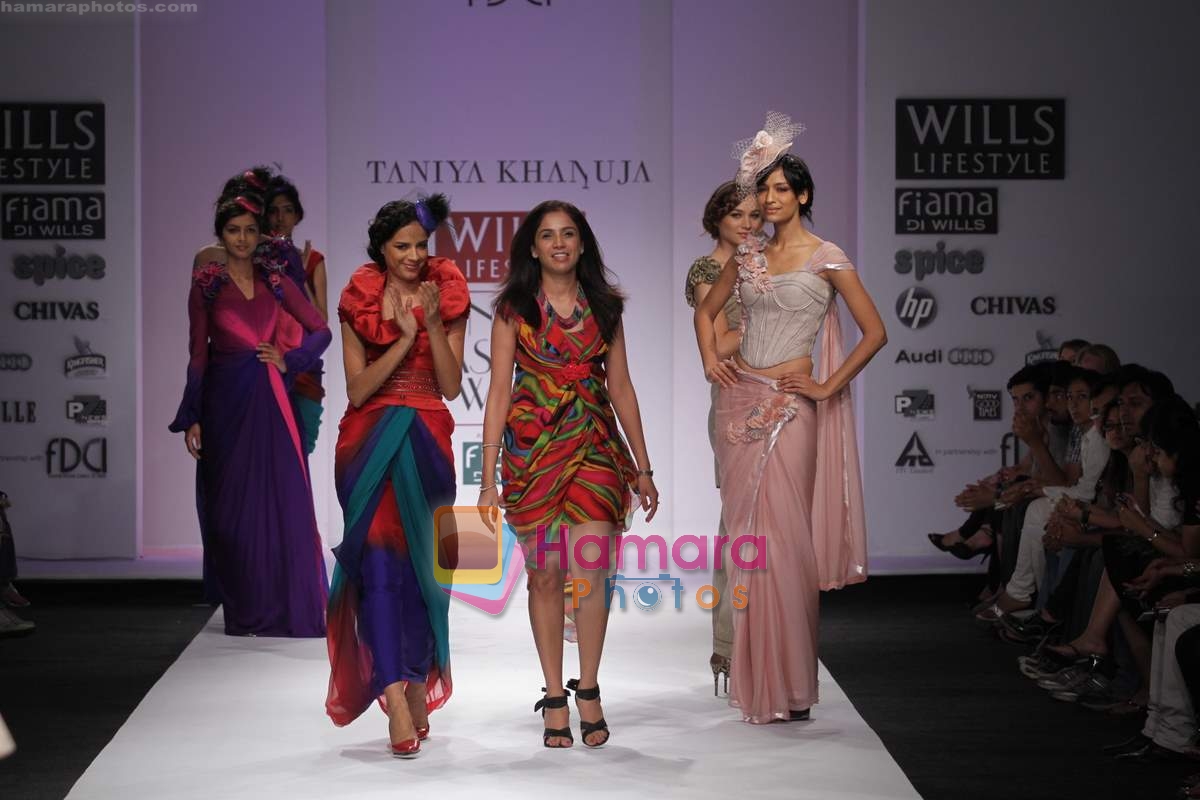 Model walk the ramp forTaniya Khanuja Show at Wills India Fashion Week 2010 Day 4 on 28th March 2010 