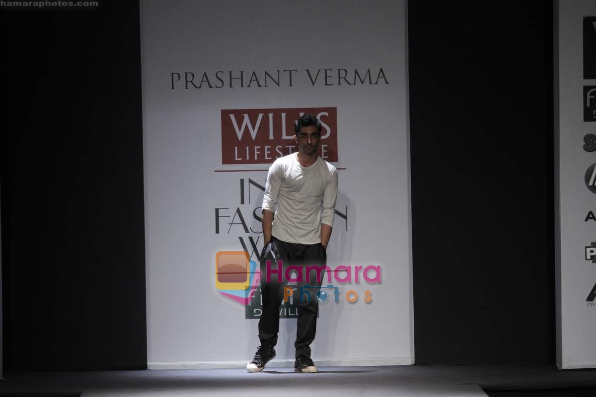 Model walk the ramp for Prashant Verma Show at Wills India Fashion Week 2010 Day 4 on 28th March 2010 