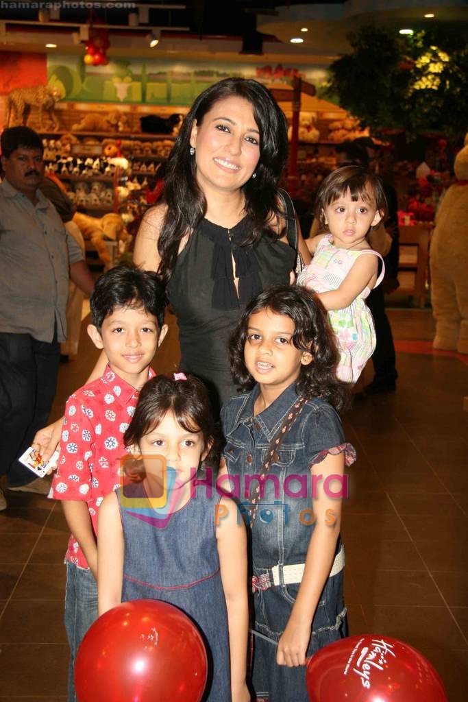 Mini Mathur at Hamleys toy store launch in Phoenix Mills on 9th April 2010 