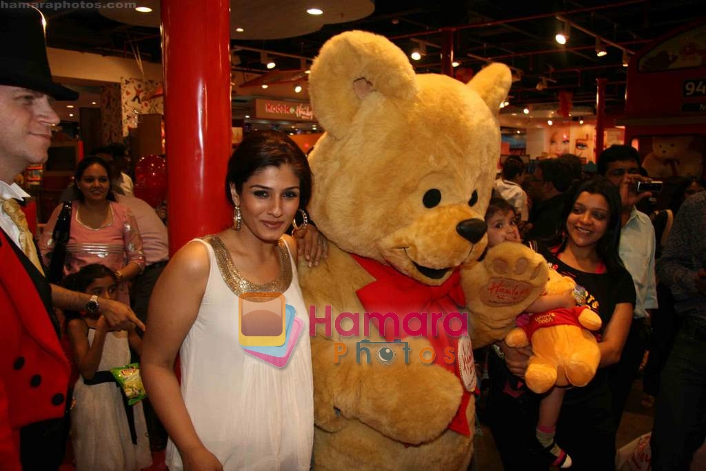 Raveena Tandon at Hamleys toy store launch in Phoenix Mills on 9th April 2010 