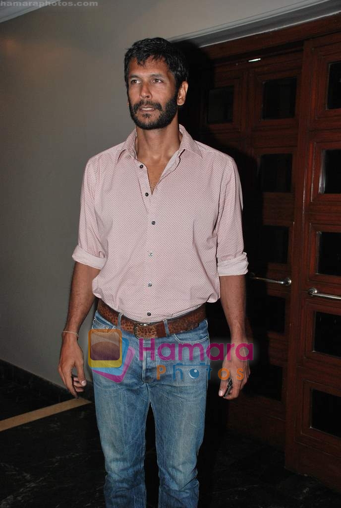 Milind Soman at the launch of Sharda Sunder's book in Nehru on 10th April 2010 