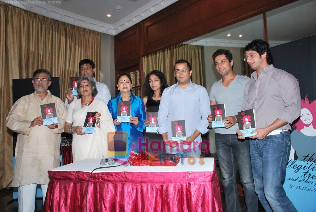 Sharman Joshi, Randeep Hooda, Chetan Bhagat, Aruna Irani, Dolly Thakore at the launch of Sharda Sunder's book in Nehru on 10th April 2010 