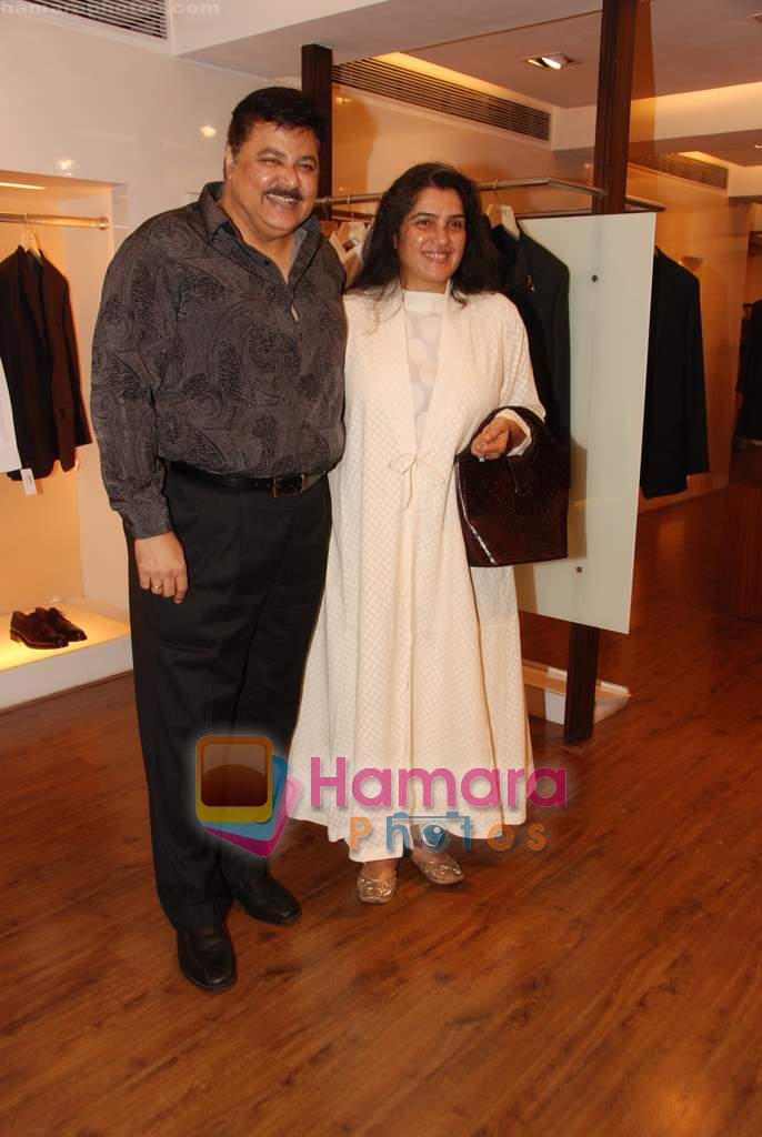 Satish Shah at the showcase of Karan Johar's new men's wear collection in Aza on 18th April 2010 