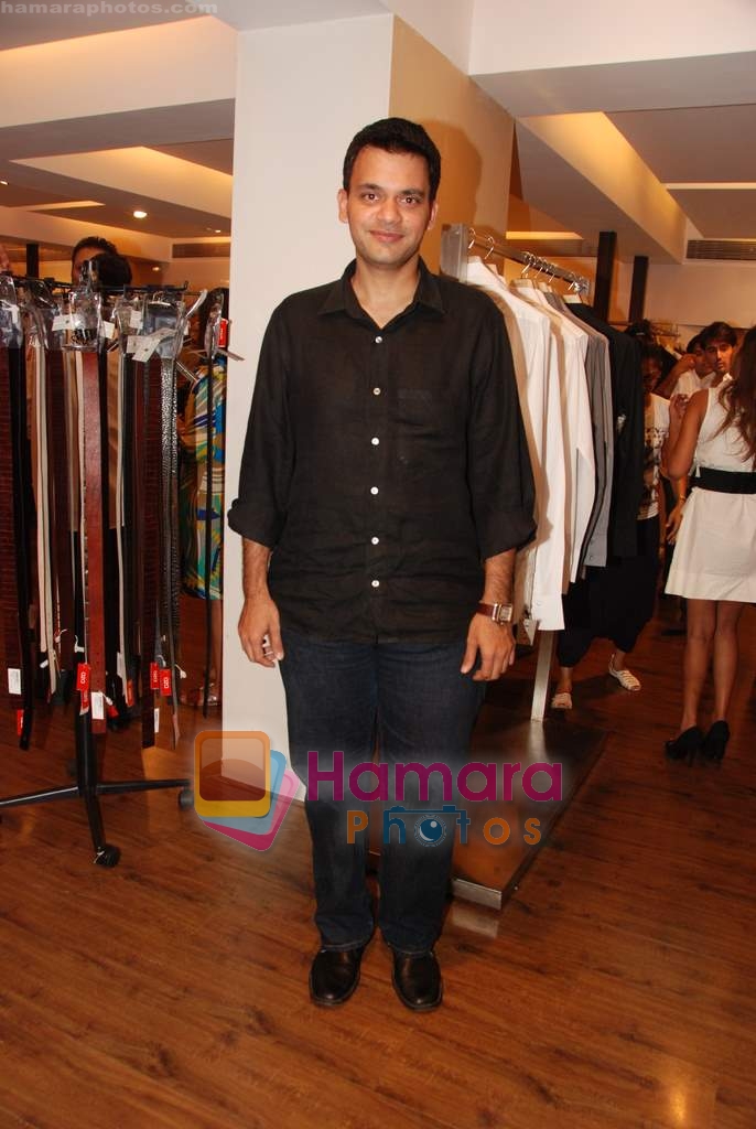 at the showcase of Karan Johar's new men's wear collection in Aza on 18th April 2010 