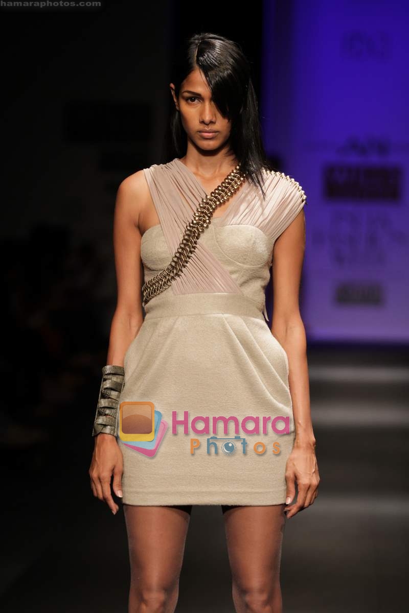 Model walk the ramp for Alpana Neeraj at Wills India Fashion Week day 5 on 29th March 2010 