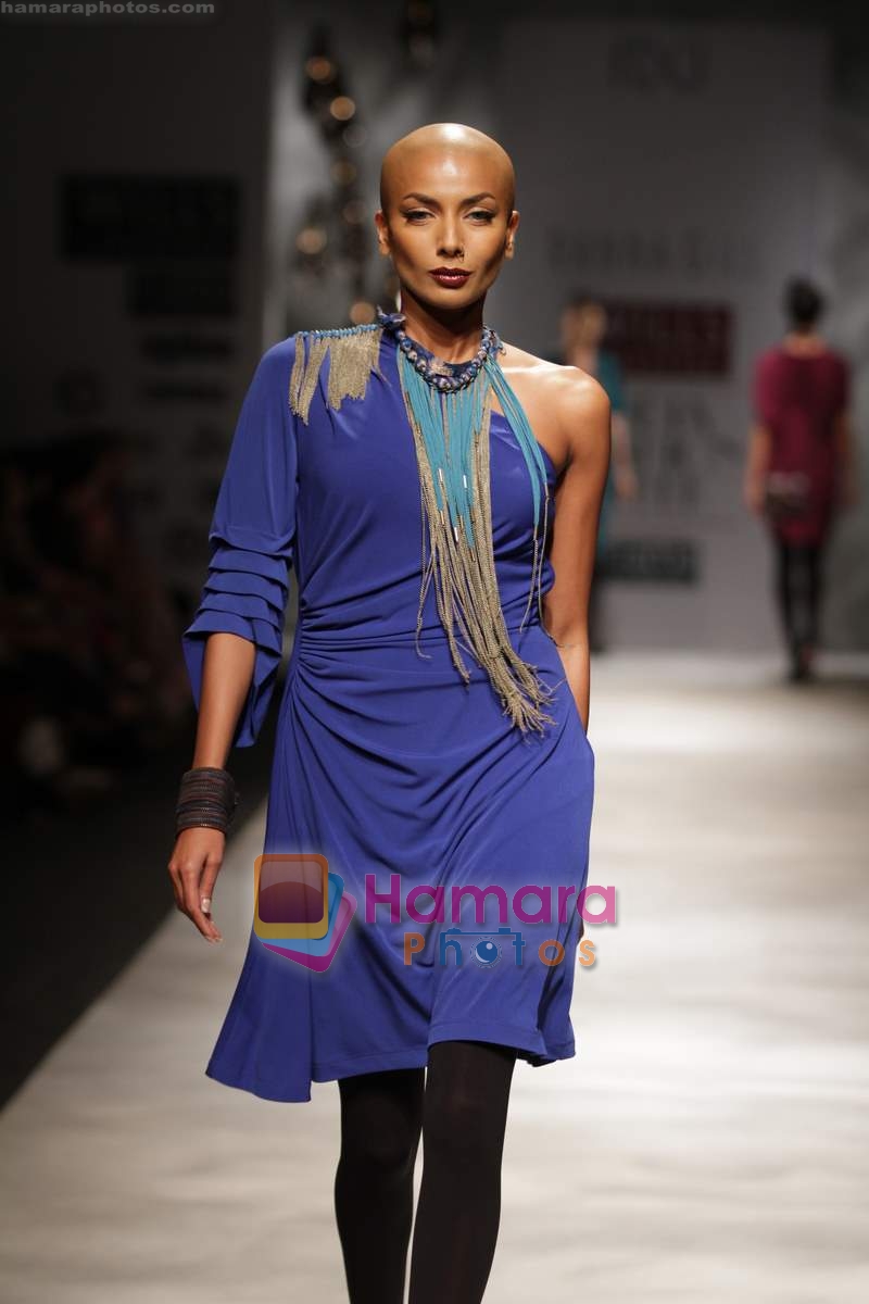 Model walk the ramp for Rana Gill at Wills India Fashion Week day 5 on 29th March 2010 
