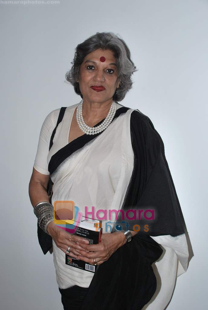 Dolly Thakore at the launch of Mayank Anand's book Love from the Sidelines in  ICIA Art Gallery on 27th April 2010 
