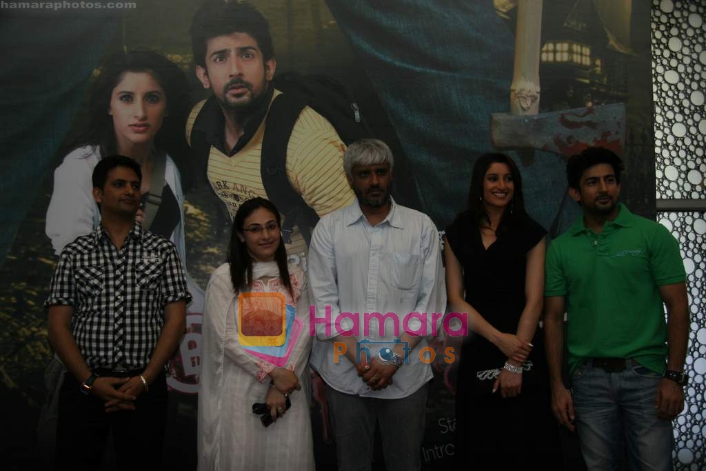 Sanaa Dhadli, Vikram Bhatt, Aslam Khan at the launch of Bloody D movie in Cinemax on 27th April 2010 