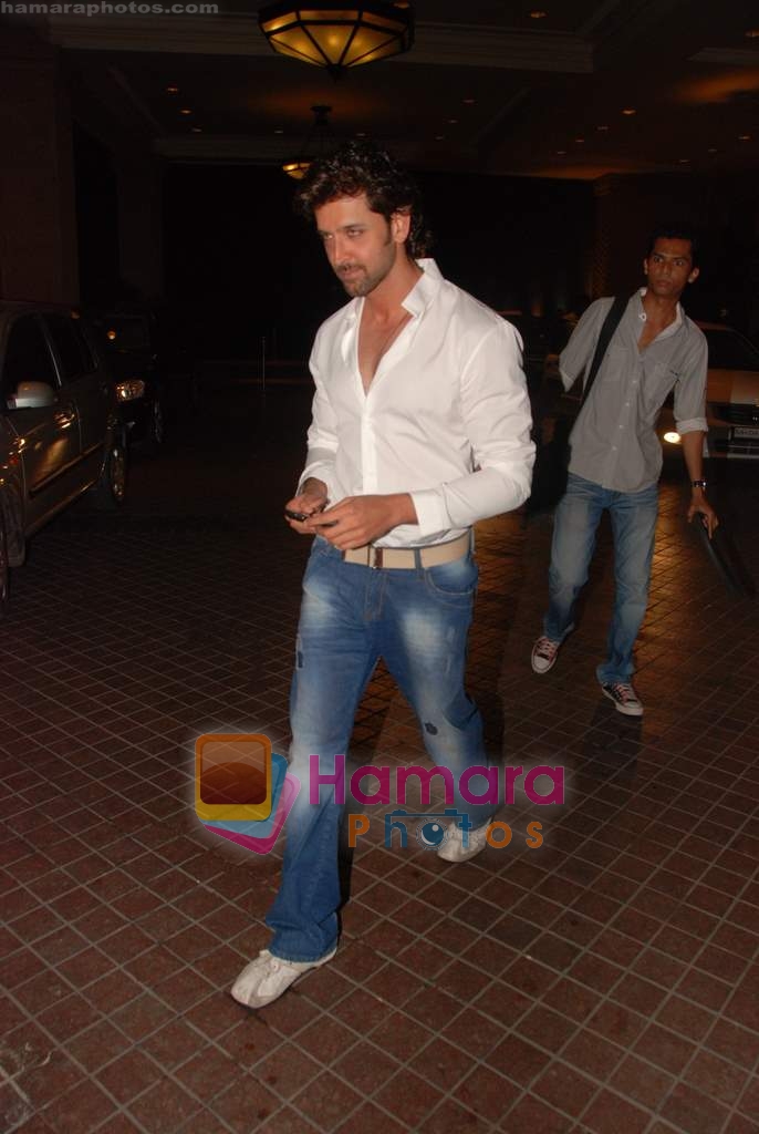 Hrithik Roshan spotted at Marriott Hotel in J W Marriott on 29th April 2010  