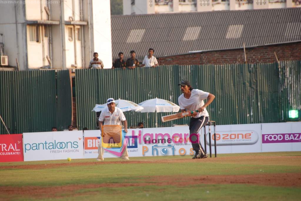 Arjun Rampal at Housefull cricket match in Goregaon on 1st May 2010 
