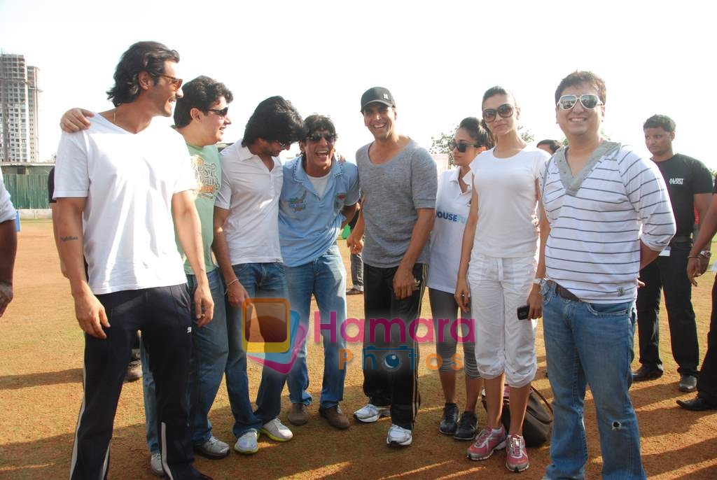 Akshay Kumar, Arjun Rampal, Sajid Khan, Jiah Khan, Ritesh Deshmukh, Deepika Padukone, Sajid Nadiadwala at Housefull cricket match in Goregaon on 1st May 2010 