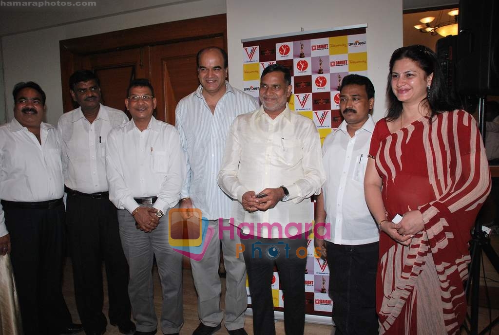 Kunika at Bhojpuri film awards press meet in Andheri on 3rd May 2010 