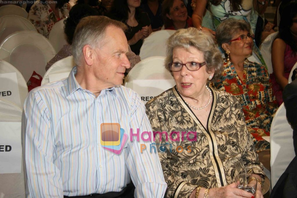 Jeffrey Archer at Landmark Store Launch in Mumbai on 3rd May 2010 