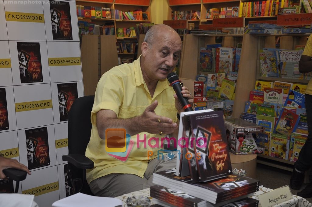 Anupam Kher unveils The Princely Gift book in Crossword, bandra, Mumbai on 5th May 2010 