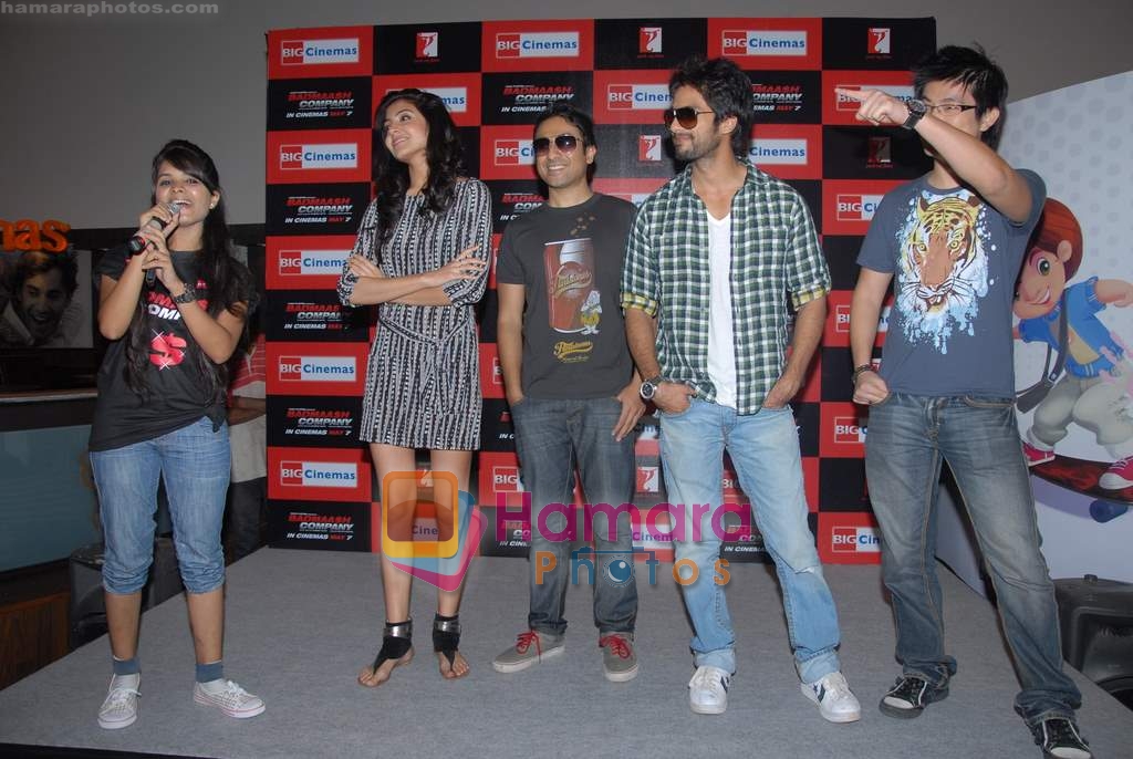 Meiyang Chang, Anushka Sharma, Shahid Kapoor, Vir Das at R City Mall in Ghatkopar on 6th May 2010 
