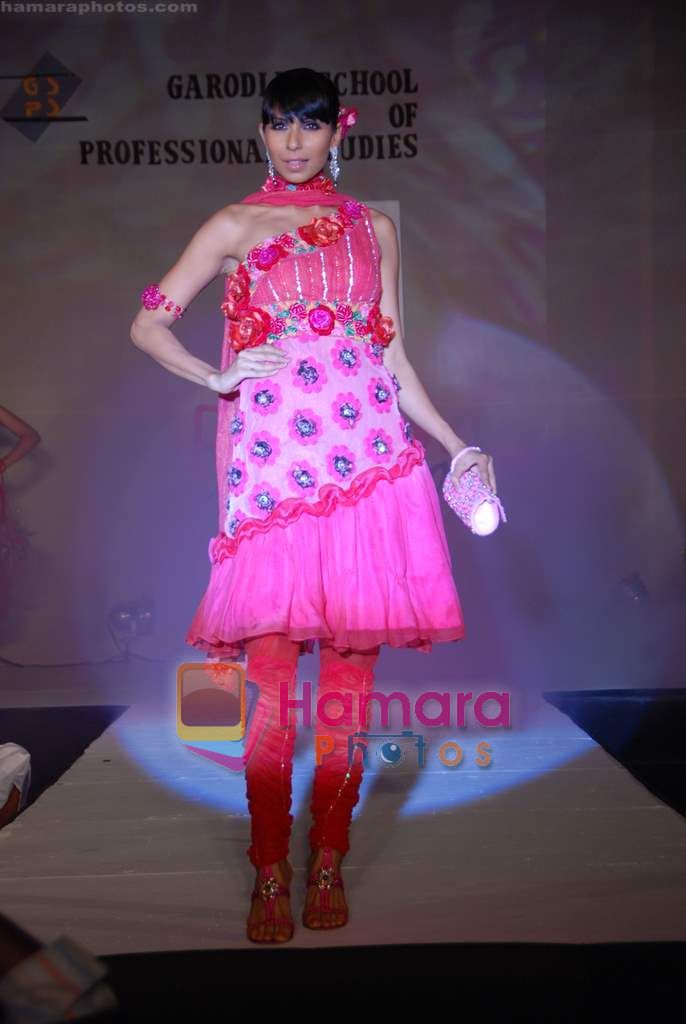 Candice Pinto at Garodia school fashion show in Ghatkopar on 9th May 2010 