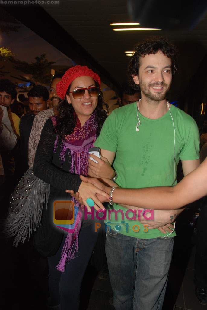 Barbara Mori arrives in Mumbai Airport on 19th May 2010 