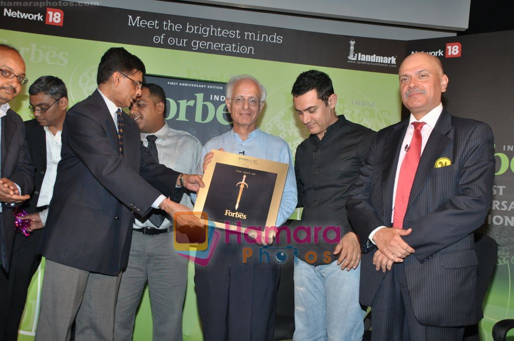 Aamir Khan unveils Forbes India 1st anniversary special magazine in Landmark, Mumbai on 20th May 2010 