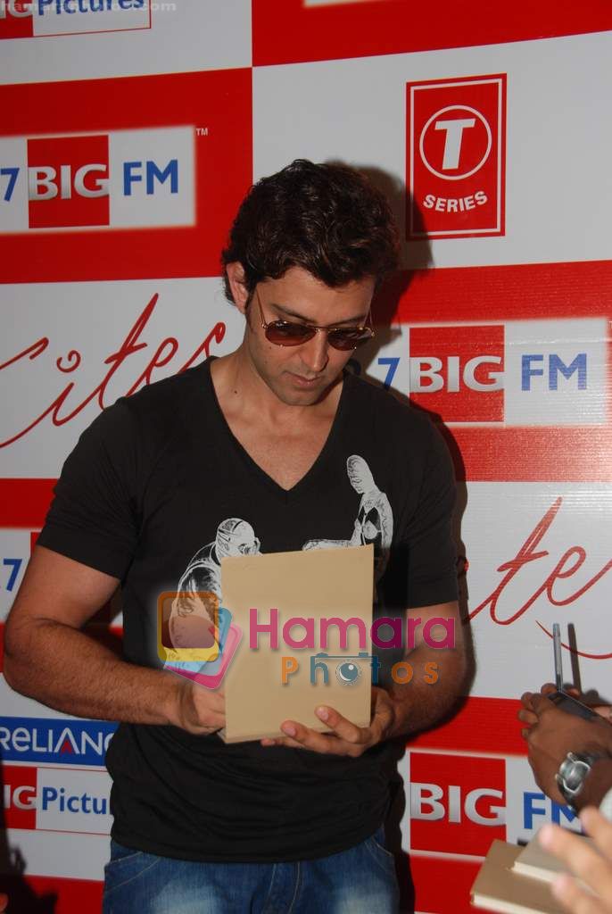 Hrithik Roshan at BIG FM Studios to greet the winners of Love Unlimited contest on 21st May 2010 