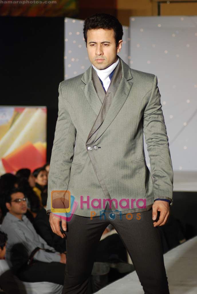 Aryan Vaid at NIFT Annual fashion show in Lalit Hotel on 24th May 2010 