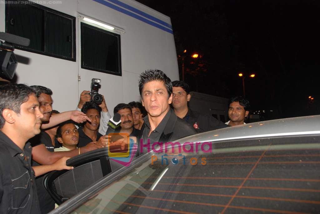 Shahrukh Khan at I am She finals red carpet in NCPA on 28th May 2010 