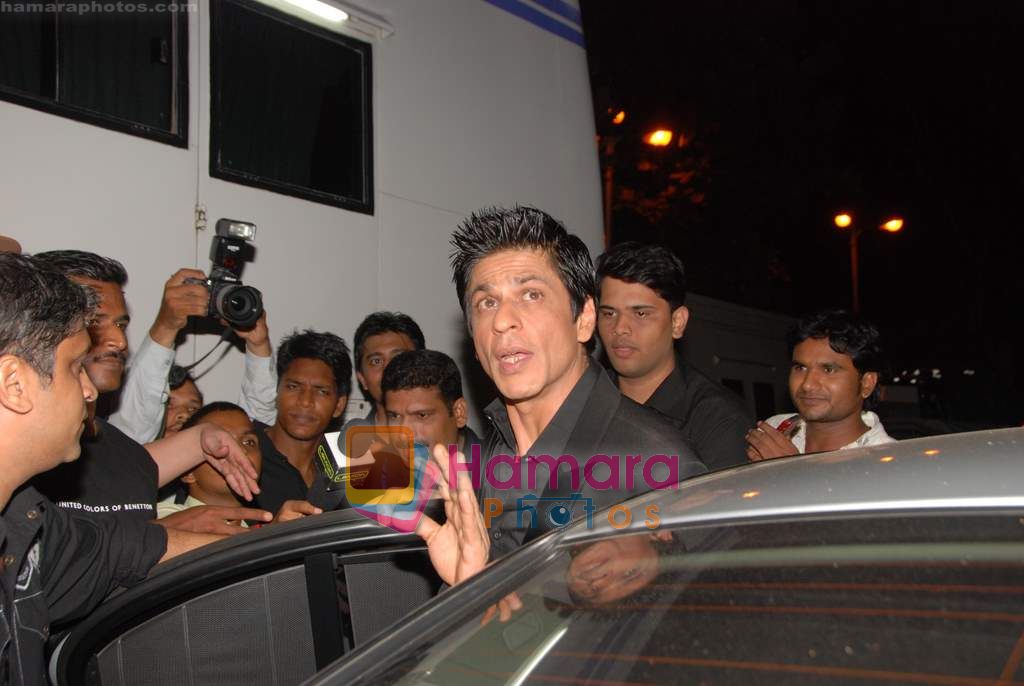 Shahrukh Khan at I am She finals red carpet in NCPA on 28th May 2010 